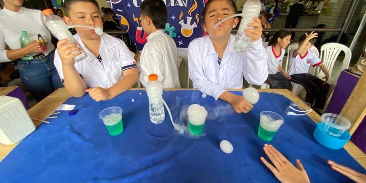 Bello celebró la creatividad y la innovación con la Feria de la Ciencia 2025