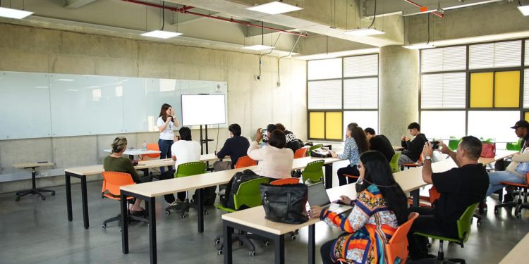 La Alcaldía de Medellín abre 359 nuevos cupos de créditos condonables para educación superior