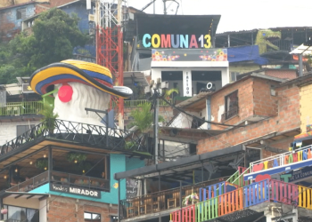 Así se transformó la comuna 13 en ejemplo de resiliencia y apetecido destino turístico de Medellín