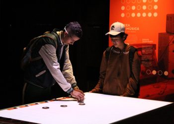 Un total de 7.760 estudiantes y docentes de Medellín están fortaleciendo sus habilidades en ciencia, tecnología e innovación (CTI)