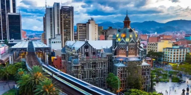 “¡Que viva Medellín!”