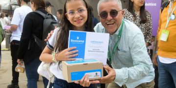 Medellín lidera la equidad mediante la Inteligencia Artificial con propósito social